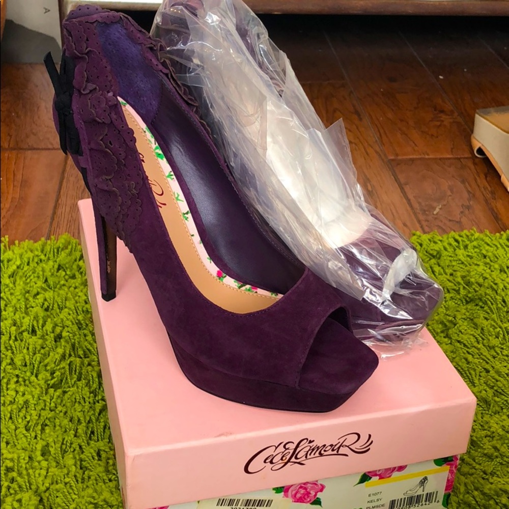 😎 CeCe LAmour peep toe heels
